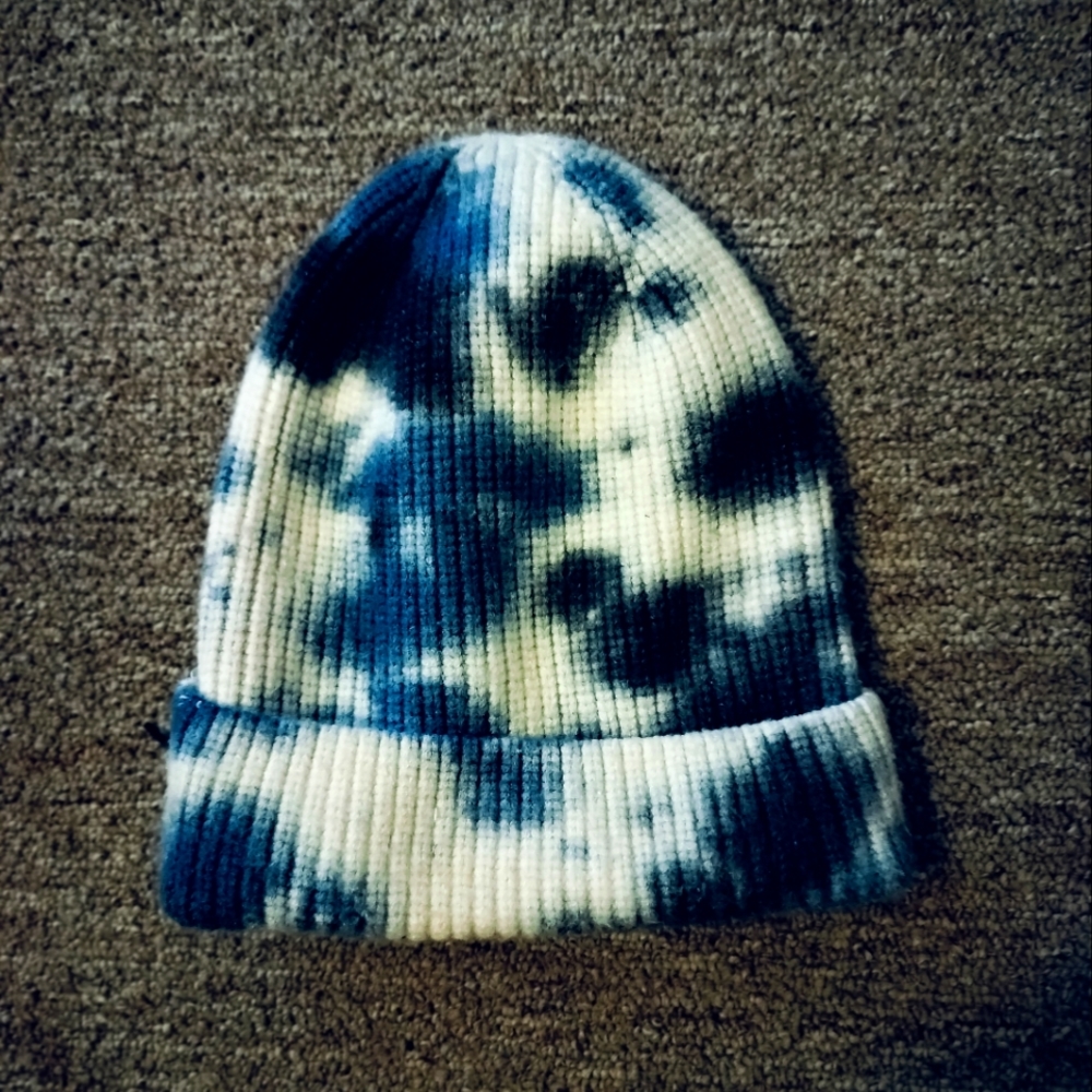 Beanie - Picture 1 of 2
